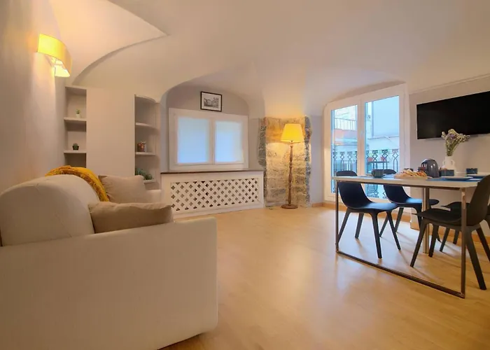Exposed Stones - History And Aquarium Apartamento